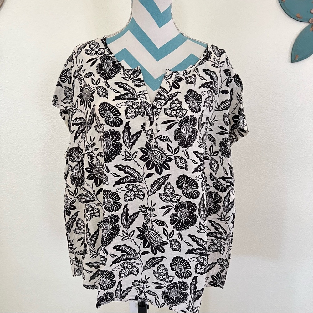 JNY Jones New York Linen Blend Blouse White with Black Flowers size 2X